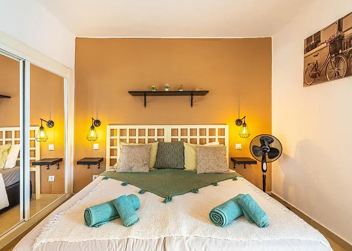 Апартаменти Charming Coast Paraiso Адехе